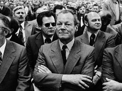 Am 6. Mai 1974 tritt Bundeskanzler Willy Brandt im Verlauf der Spionage-Affäre um seinen persönlichen Referenten, den DDR-Spion Günter Guillaume, zurück