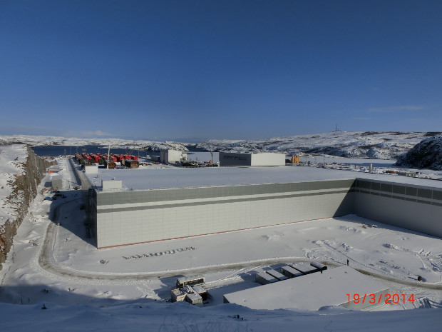 Panorama: Außenansicht des Entsorgungszentrums, im Hintergrund Langzeitzwischenlager