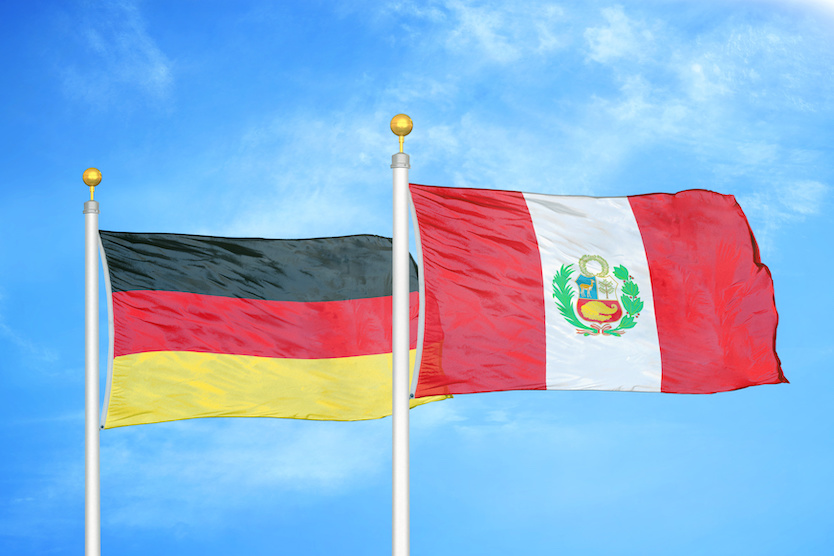 Deutsche Flagge und Flagge von Peru