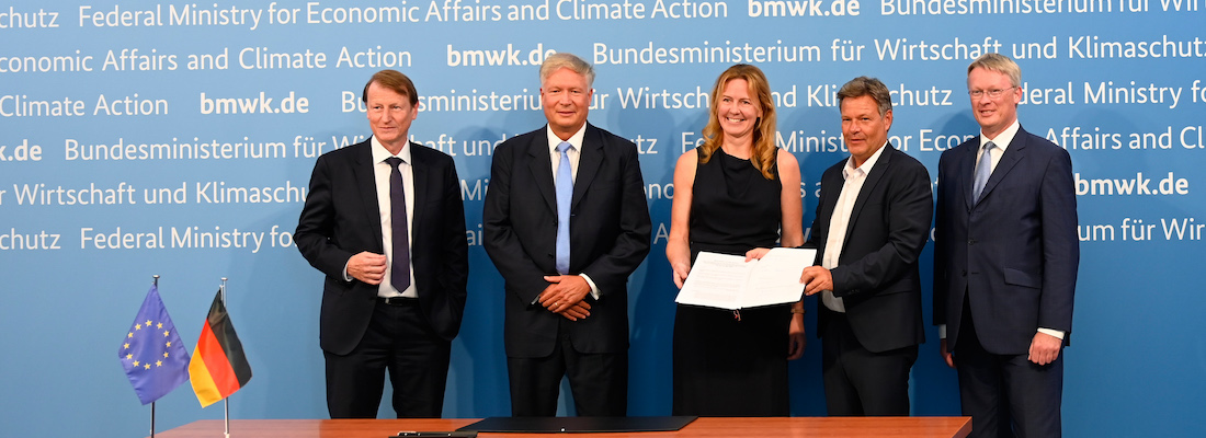 BMWK, Uniper, RWE und EnBW und VNG unterzeichnen MoU zu Flüssigerdgas-Terminals in Brunsbüttel und Wilhelmshaven ab dem Jahreswechsel 2022/23