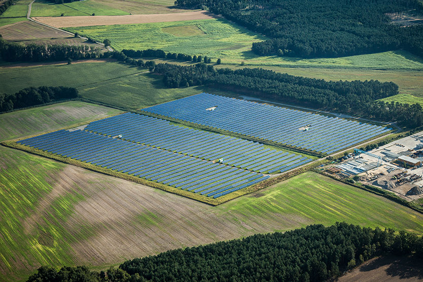 Photovoltaik-Freiflächenanlage zu Ausschreibungen mit anderen EU-Staaten; Quelle: BMWi/Holger Vonderlind