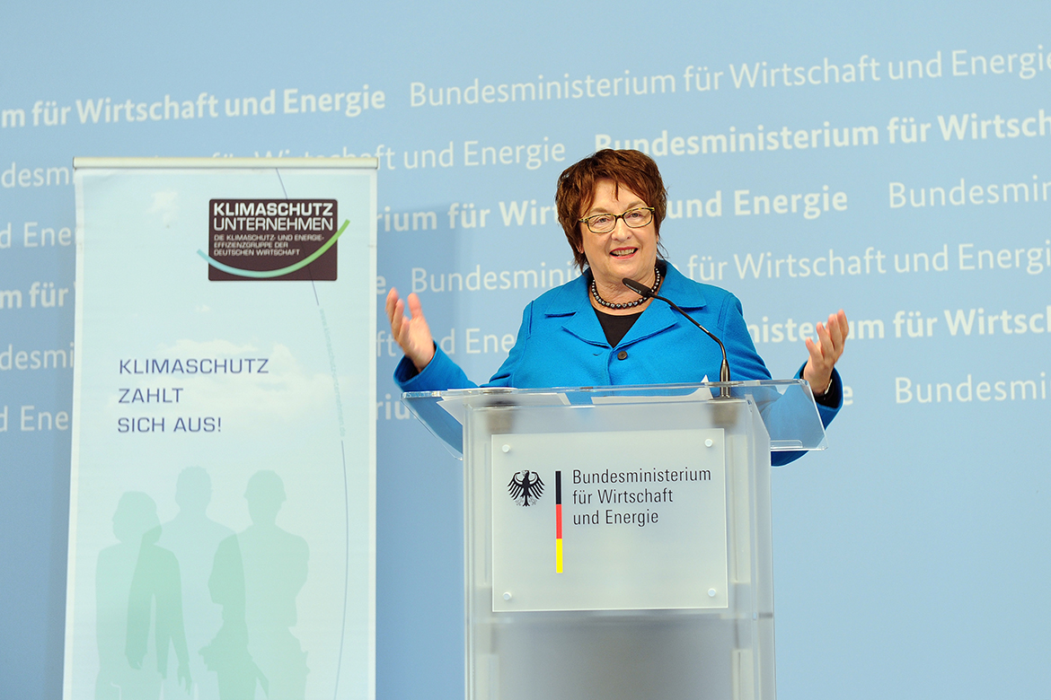 Bundesministerin Brigitte Zypries hat am 20. Februar 2018 die Aufnahmeurkunden an vier neue Mitgliedsunternehmen des Vereins der Klimaschutz-Unternehmen verliehen.