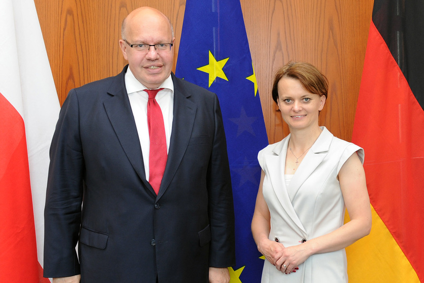 Bundesminister Peter Altmaier mit Jadwiga Emilewicz, polnische Ministerin für Unternehmertum und Technologie, am 4. Juni 2018 in Berlin.