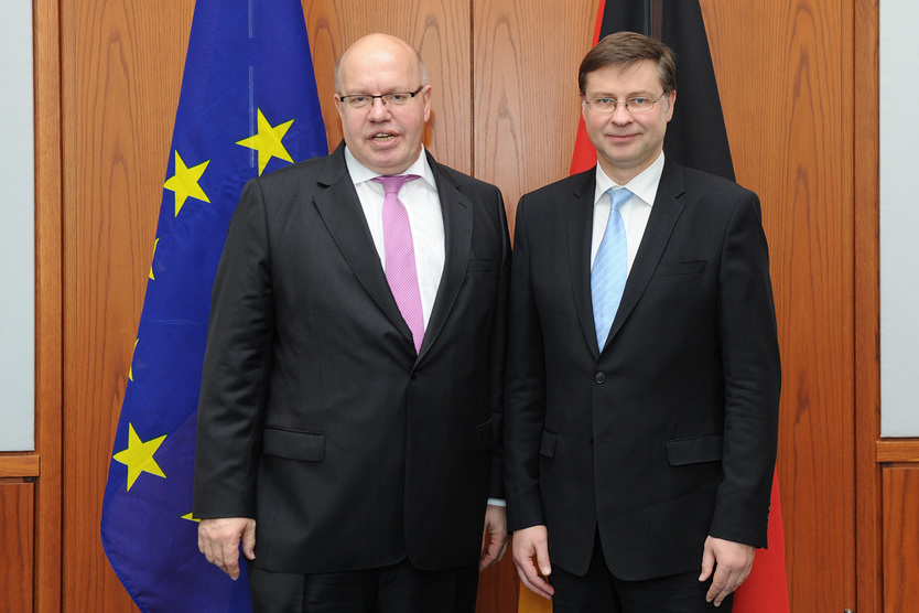 Am 13. April 2018 sprach Bundeswirtschaftsminister Altmaier mit dem für den Euro, den sozialen Dialog, die Finanzstabilität, Finanzdienstleistungen und die Kapitalmarktunion zuständigen Vizepräsidenten der Europäischen Kommission, Valdis Dombrovskis.