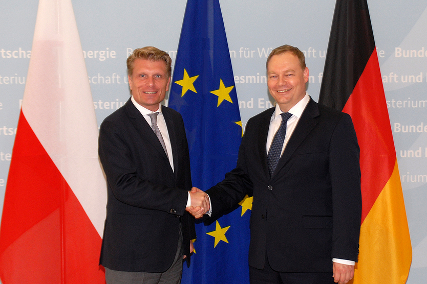 Der Parlamentarische Staatssekretär Thomas Bareiß mit dem polnischen Vizeminister für Energie, Tomasz Dąbrowski, am 2. Juli 2018 im Bundesministerium für Wirtschaft und Energie.