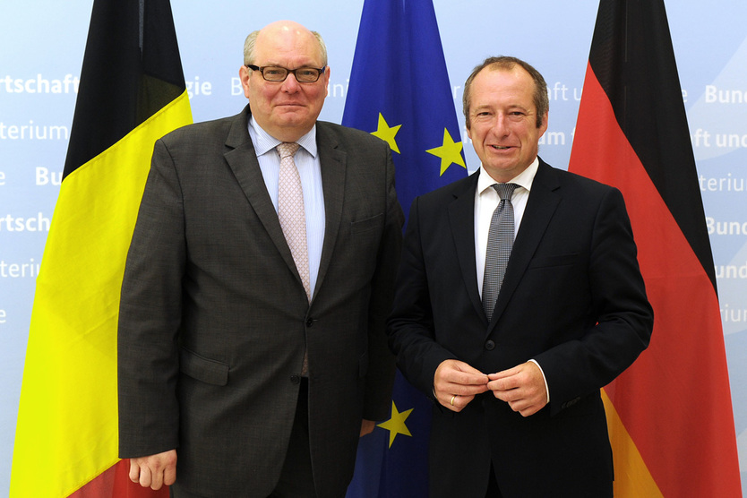 Der Parlamentarische Staatssekretär Oliver Wittke (links) traf am 26. Juli 2018 den belgischen Botschafter D'Hoop (rechts).
