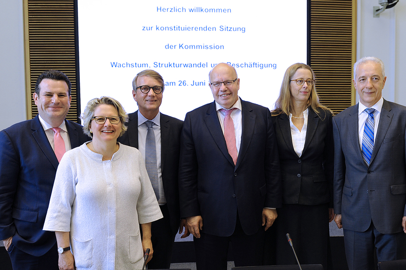 Am 26. Juni 2018 kam die Kommission "Wachstum, Beschäftigung und Strukturwandel" zu ihrer konstitutierenden Sitzung im BMWi zusammen.