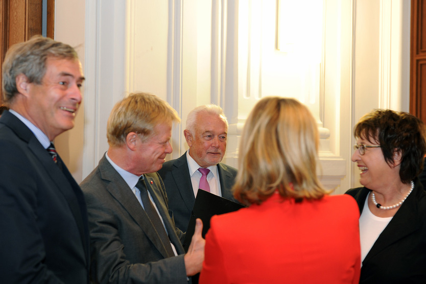 Beim anschließenden Get-together tauschten sich die Panelisten mit der ehemaligen Bundeswirtschaftsministerin Brigitte Zypries und dem Bundestagsvizepräsidenten Wolfgang Kubicki aus.