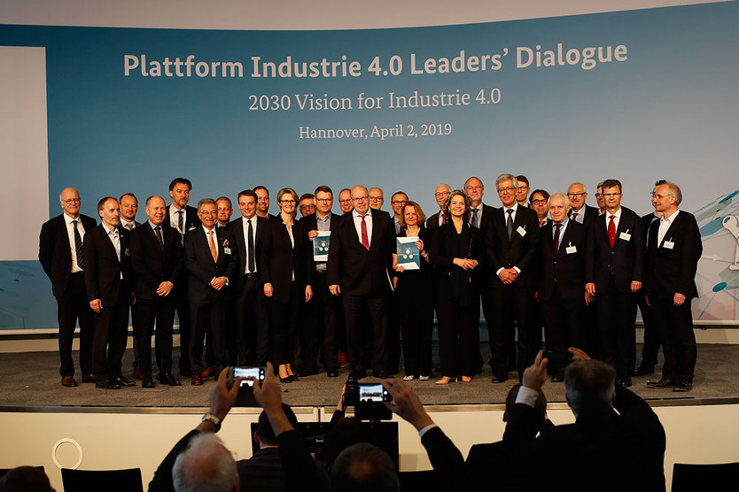 Die Teilnehmer des Leaders‘ Dialogue sprachen in Panels über das Leitbild 2030 für die Industrie 4.0.