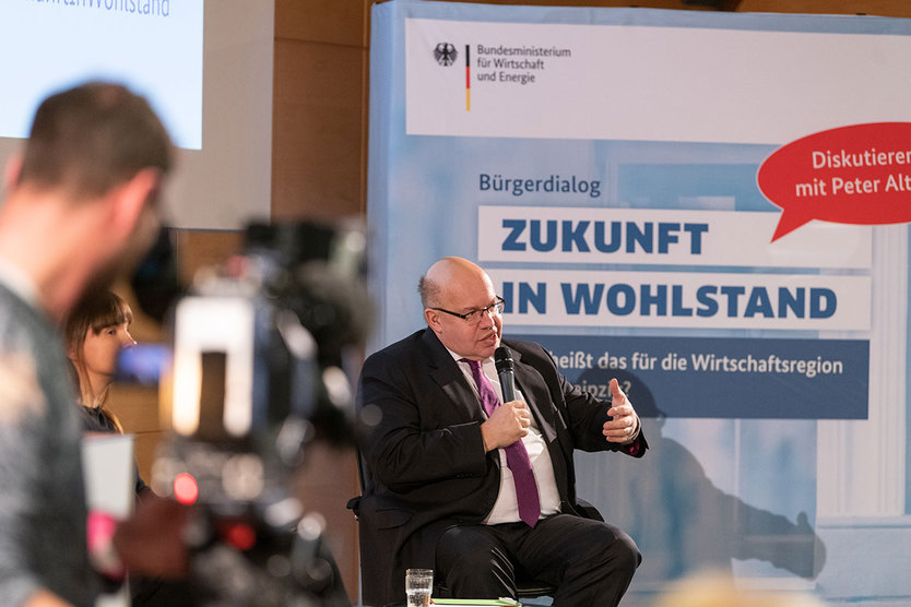 Am 16. April 2019 lud Bundeswirtschaftsminister Peter Altmaier zum Bürgerdialog "Zukunft in Wohlstand" in Halle an der Saale. 