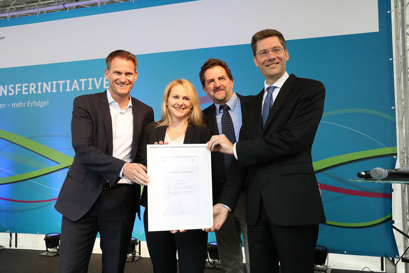 Die Auszeichnung für das beste ZIM-Kooperationsprojekt des Jahres erhielten die sovanta AG und die Aristech GmbH aus Heidelberg.