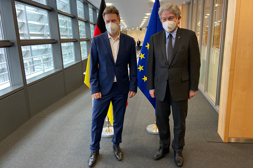 Robert Habeck, Bundesminister für Wirtschaft und Klimaschutz, und Thierry Breton, EU-Kommissar für Binnenmarkt und Dienstleistungen