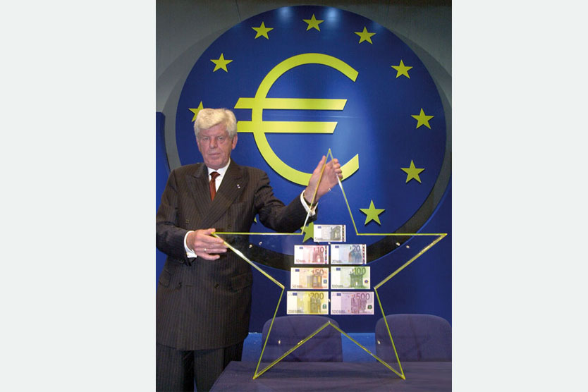 Präsident der Europäischen Zentralbank Wim Duisenberg stellt Eurobanknoten vor