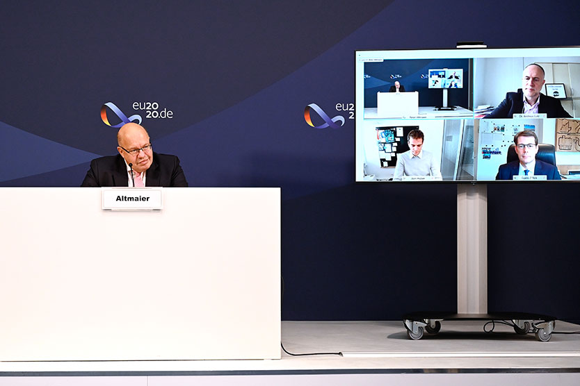 Bundeswirtschaftsminister Peter Altmaier tauschte sich per Videokonferenz mit den Vertreterinnen und Vertretern der Wirtschaftsverbände aus.