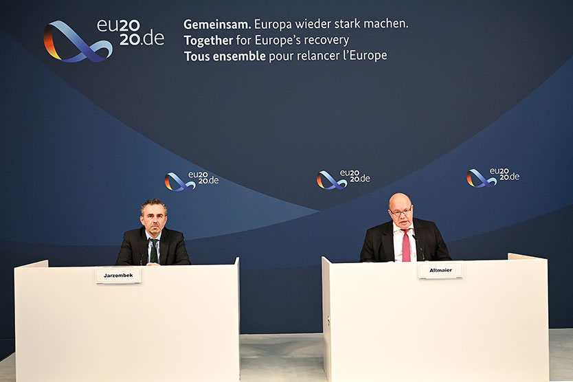 Bundeswirtschaftsminister Peter Altmaier (rechts) und Thomas Jarzombek, Beauftrager für die Digitale Wirtschaft und Start-ups, stellen den Zukunftsfonds vor.