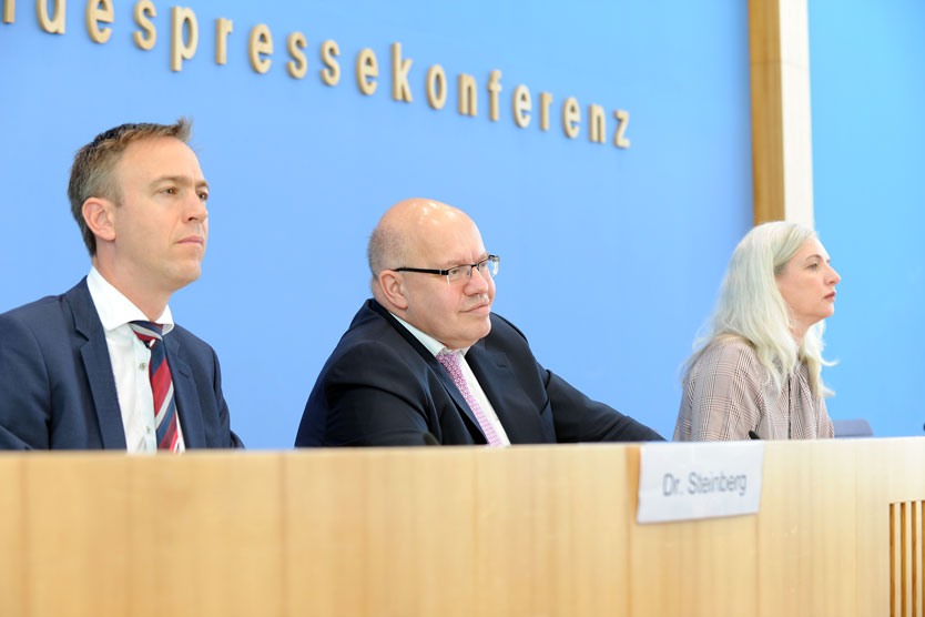 Bundesminister Altmaier auf der Bundespressekonferenz zur neuen Frühjahrsprojektion