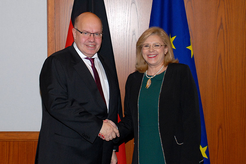 Bundeswirtschaftsminister Peter Altmaier und die EU-Kommissarin für Regionalpolitik Corina Creţu