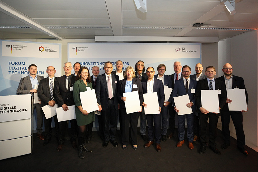 Die Gewinner des KI-Innovationswettbewerbs bei der Eröffnung des neuen Forums Digitale Technologien in Berlin 