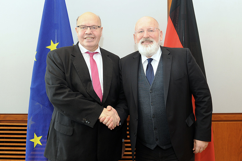 Bundeswirtschaftsminister Peter Altmaier (links) und der Vizepräsident der EU-Kommission, Frans Timmermans (rechts).