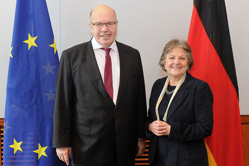Bundeswirtschaftsminister Peter Altmaier und die EU-Regional- und Reformkommissarin Elisa Ferreira