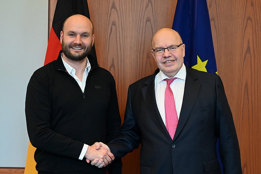 Bundeswirtschaftsminister Peter Altmaier (rechts) und der Präsident des Bundesverbands Deutscher Start-ups (BVDS), Christian Miele (links)