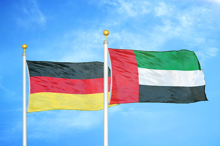 Flagge Deutschlands und der Vereinigten Arabischen Emirate