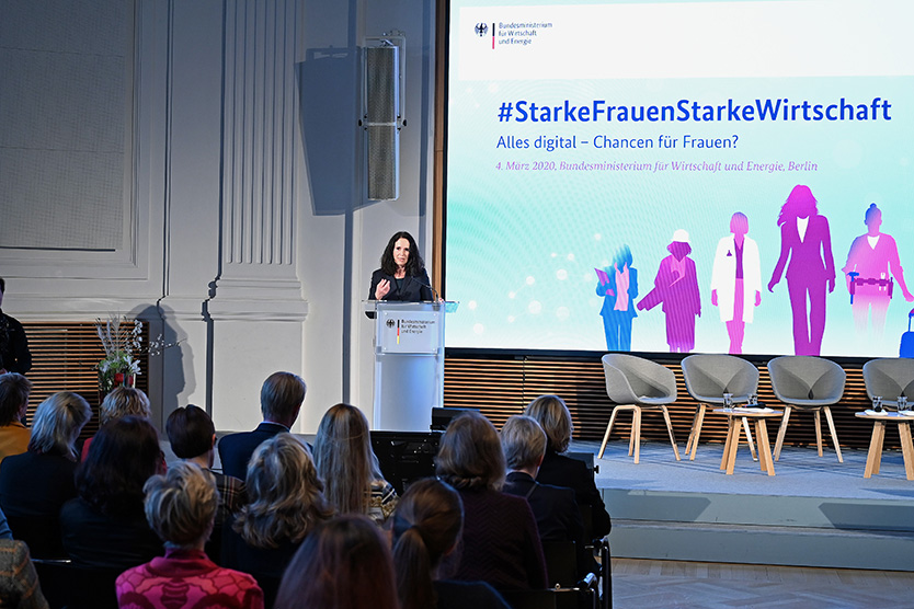 Die Parlamentarischen Staatssekretärin Elisabeth Winkelmeier-Becker auf der Veranstaltung #StarkeFrauenStarkeWirtschaft