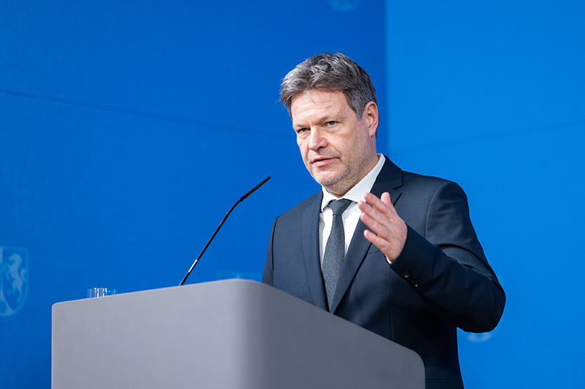 Habeck zur Lage in der Ostukraine und Stopp des Zertifizierungsverfahrens für Nord Stream 2