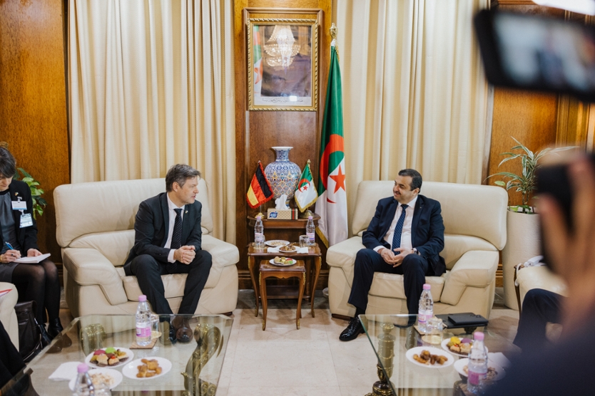 Robert Habeck und Mohamed Arkab, der algerische Minister für Energie und Bergbau