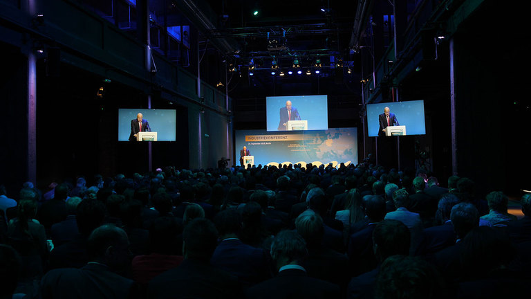 Screenshot aus dem Video Die Industriekonferenz 2019 in Bildern