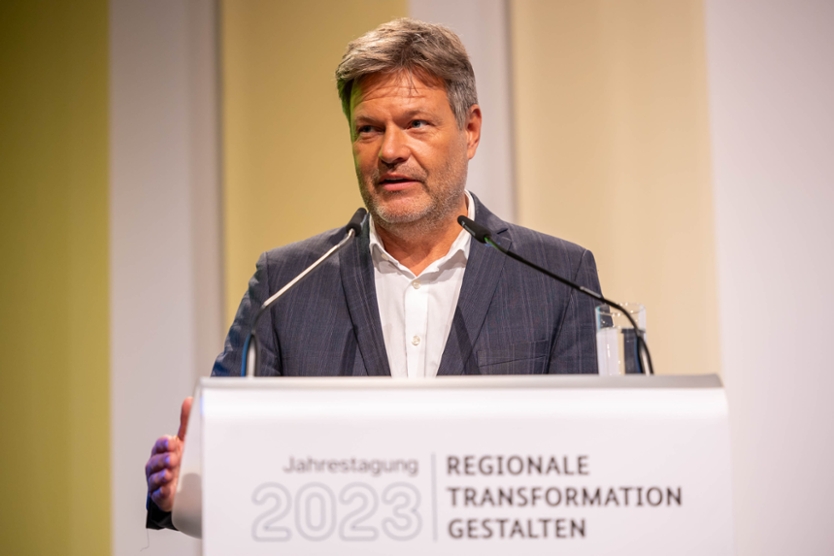 Bild zum Artikel "Erste Jahrestagung „Regionale Transformation gestalten“ des BMWK in Rostock: Raum für Austausch und Vernetzung"
