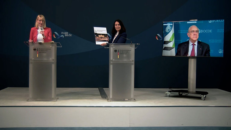 Screenshot aus dem Video Vorstellung des OECD-Wirtschaftsberichts für Deutschland