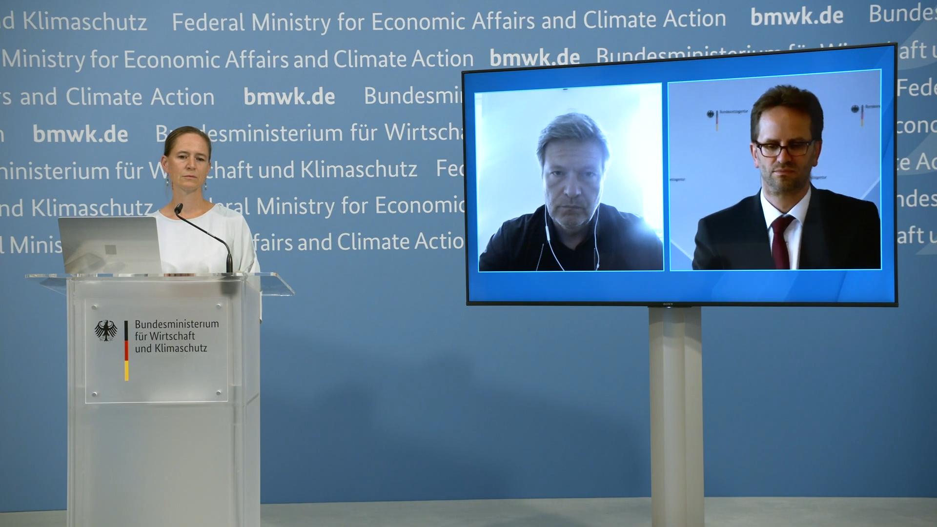 Pressestatement von Bundeswirtschafts- und klimaschutzminister Robert Habeck und Bundesnetzagentur-Präsident Klaus Müller zum Thema Nord Stream 1 und der aktuellen Gaslage