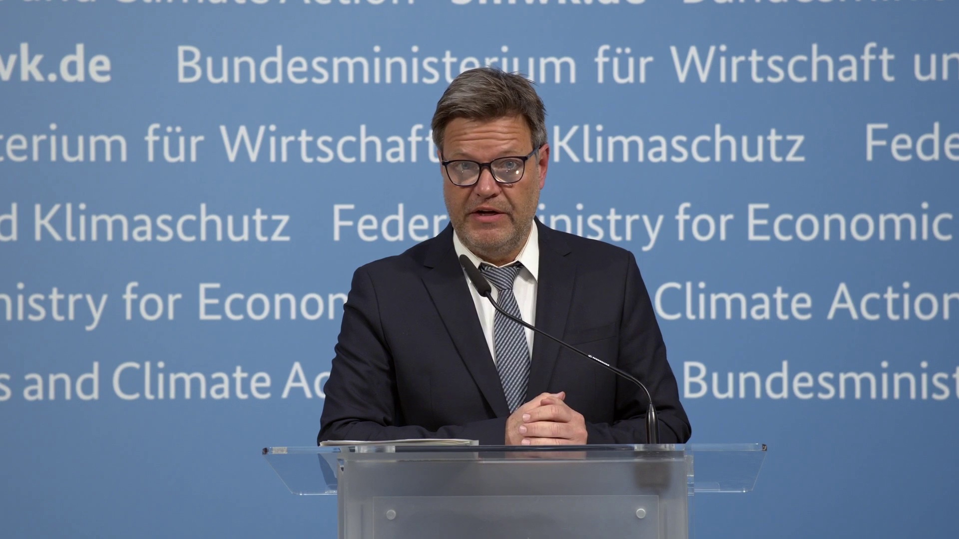 Hybrides Pressestatement von Bundesminister für Wirtschaft und Klimaschutz Robert Habeck zum Thema der Gazprom Germania