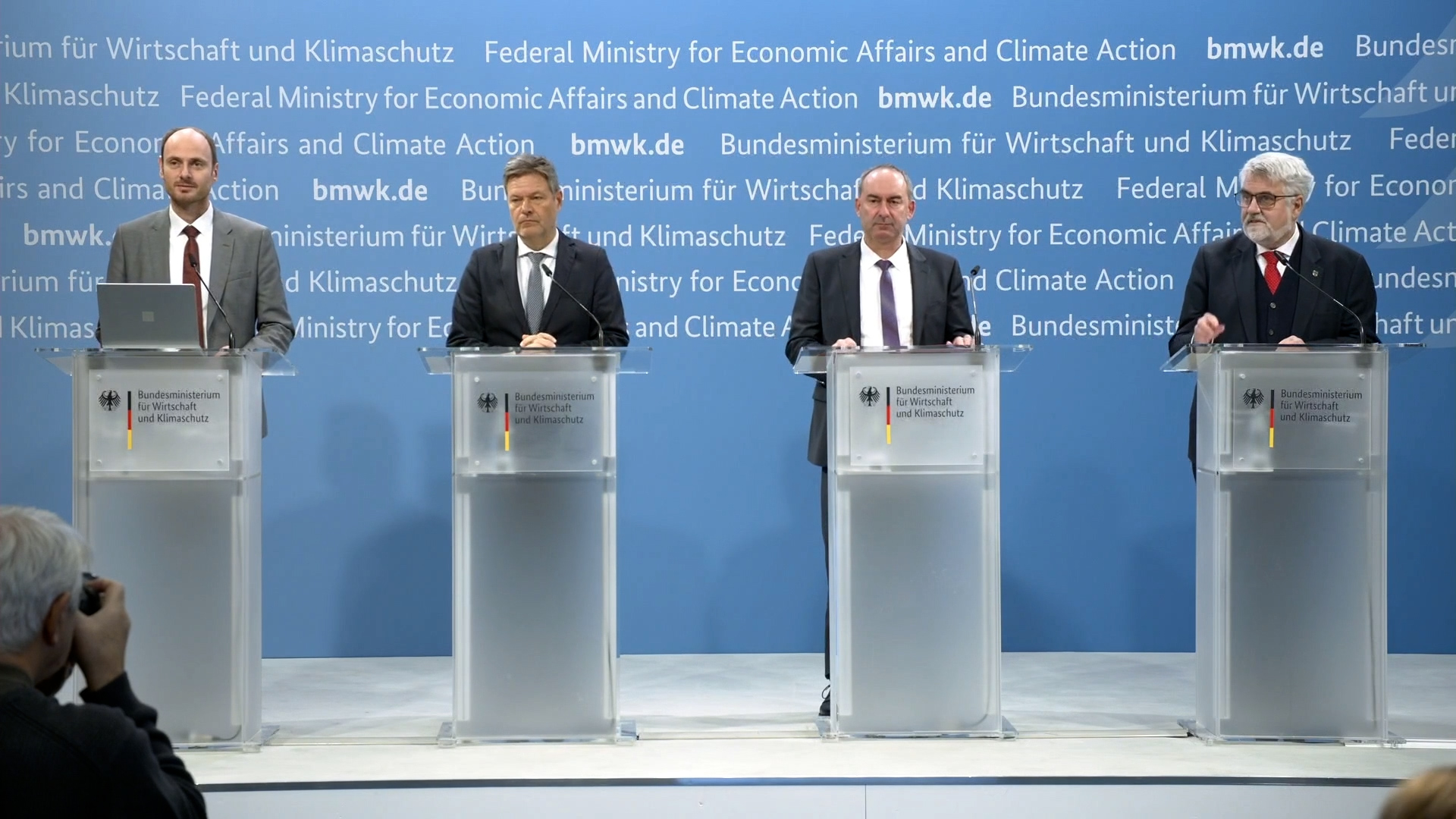 Pressekonferenz im Anschluss an das Treffen von Minister Habeck mit der Energie-und der Wirtschaftsministerkonferenz