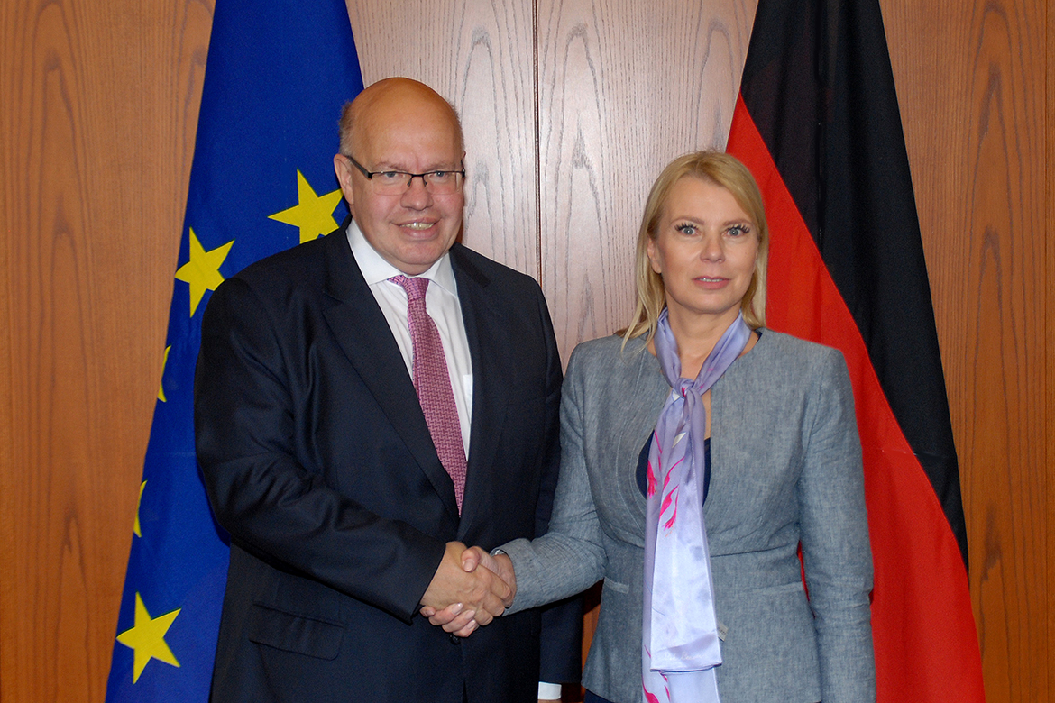 Minister Peter Altmaier welcomes Elżbieta Bieńkowska, EU Commissioner for the Internal Market, Industry, Entrepreneurship and SMEs. 