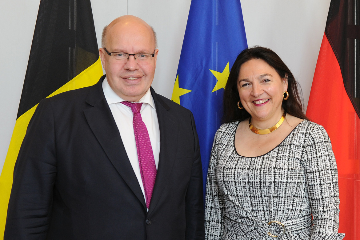 Minister Peter Altmaier and Belgium’s Environment and Energy Minister Marie Christine Marghem signed a declaration of intent on 16 October 2018 assuring Belgium of assistance with electricity in the event of an energy shortage.