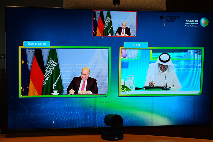 Economic Affairs Minister Peter Altmaier (on the left) and Abdulaziz bin Salman Al Saud, Minister of Energy of Saudi Arabia (on the right)