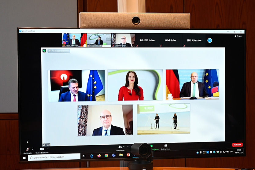 Videokonferenz zum virtuellen Spatenstich Schwarzheide