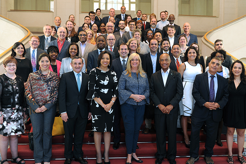 State Secretary Claudia Dörr-Voß (front row, 5th from left) with attendees of the meeting in the Economic Affairs Ministry as part of the 9th Americas Competitiveness Exchange