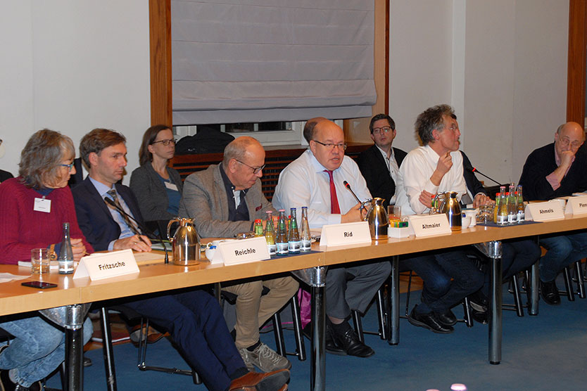 Federal Minister Peter Altmaier speaks with citizens' initiatives about the network expansion and the energy transition