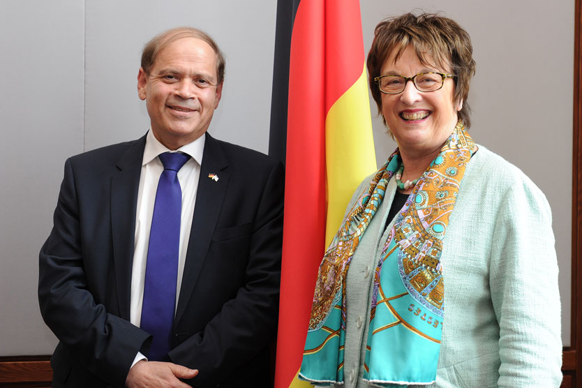 Rencontre entre la ministre Mme Brigitte Zypries et l'ambassadeur israélien M. Hadas-Handelsman