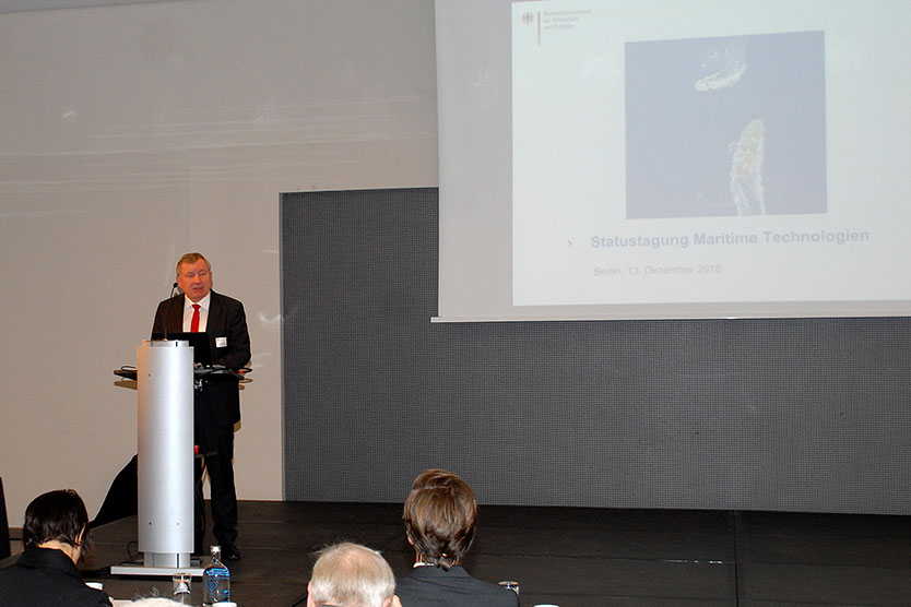 Norbert Brackmann, coordinateur du gouvernement fédéral des industries maritimes, lors de la réunion sur le statut du programme de recherche maritime