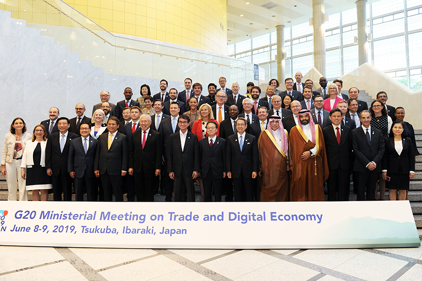 Photo de groupe des ministres G20 du Numérique et du Commerce à Tsukuba.