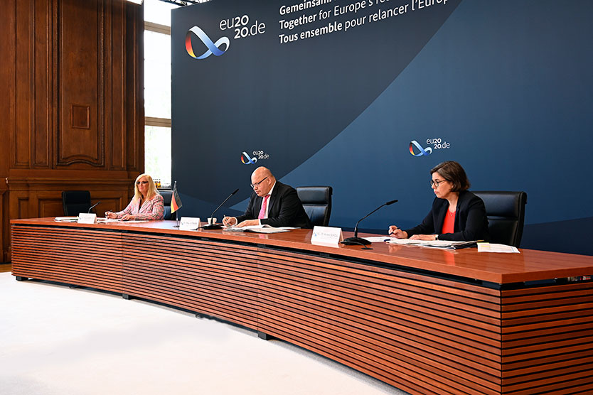 Le ministre fédéral Peter Altmaier présente les priorités de la présidence allemande du Conseil de l'Union européenne à deux comissions du Parlement européen